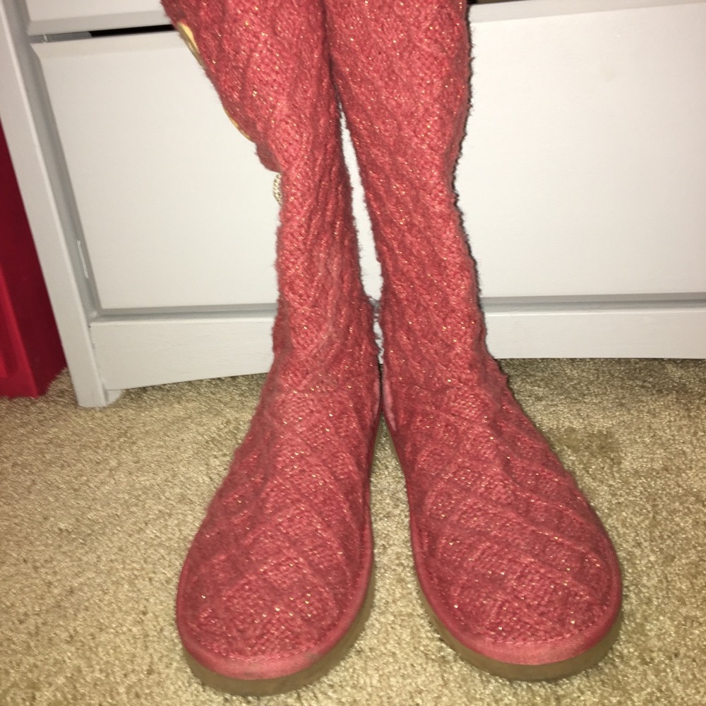 Like New Rose Lattice Cardi Uggs